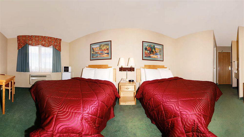 Quality Inn & Suites West Πουέμπλο Εξωτερικό φωτογραφία