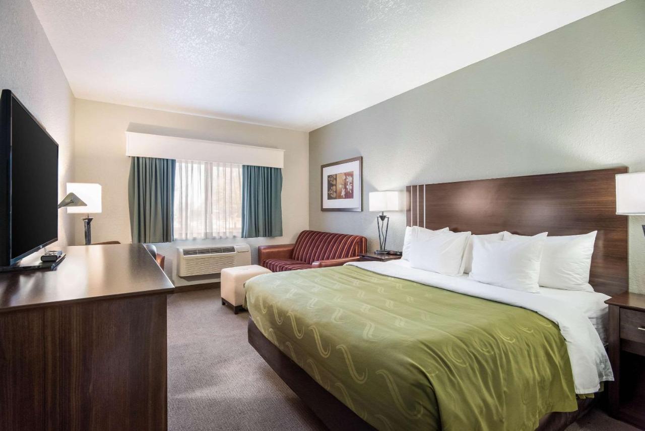 Quality Inn & Suites West Πουέμπλο Εξωτερικό φωτογραφία